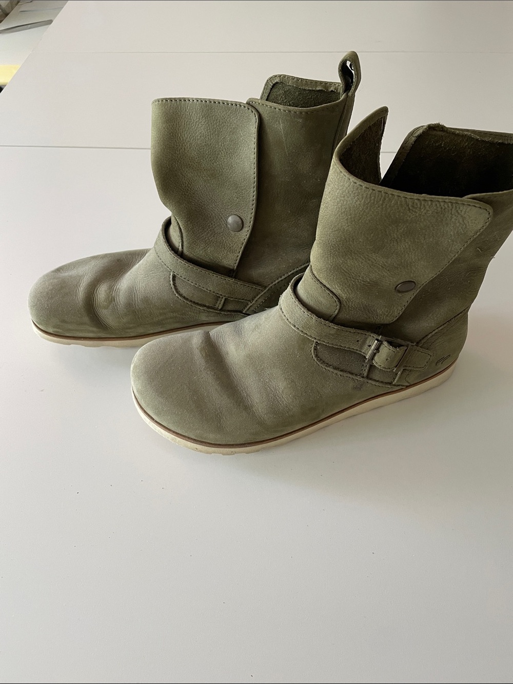 Olive Green Footprints by Birkenstock Suede Buckle Snap Boots size 41 narrow
